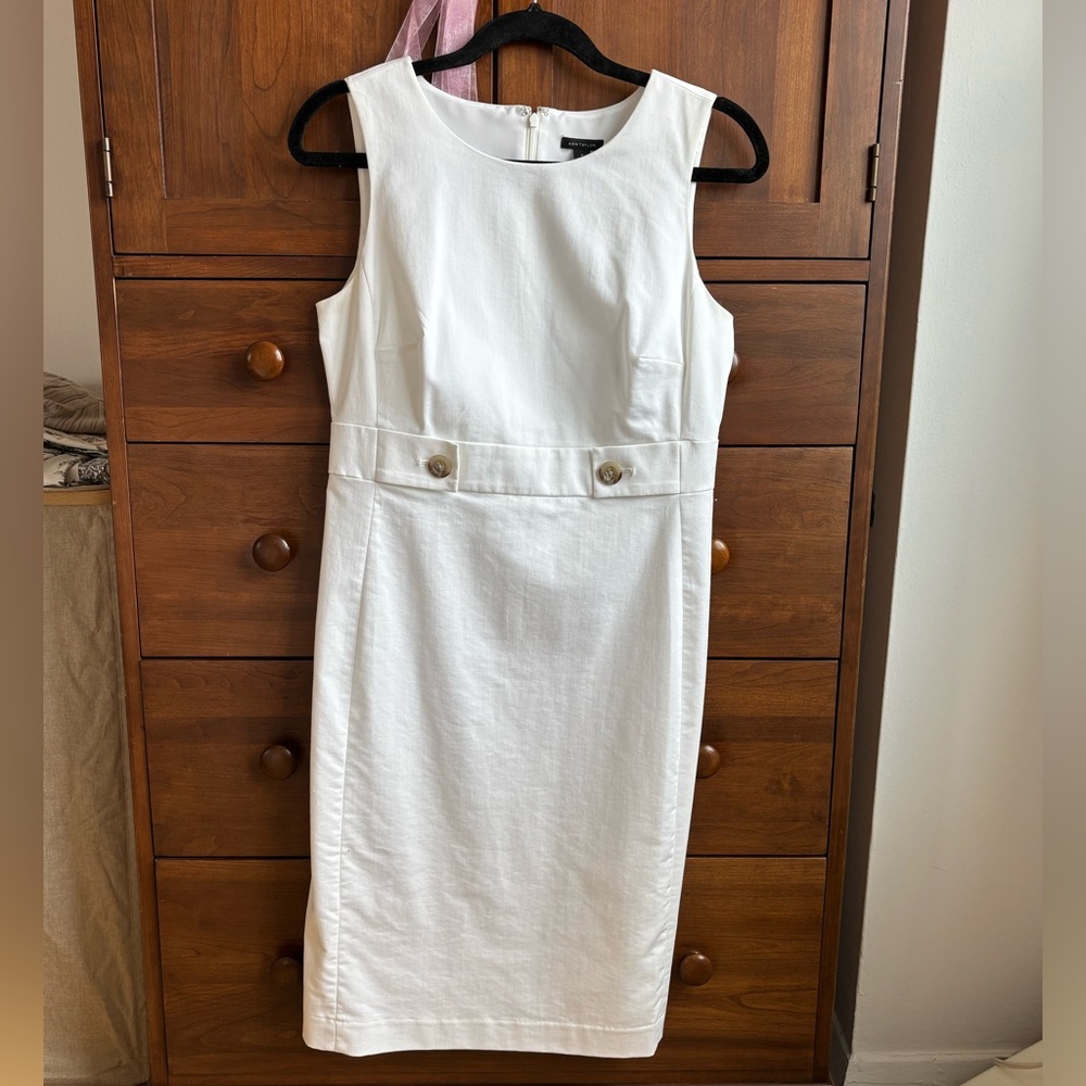 Knee-length Ann Taylor shift dress US size 4
